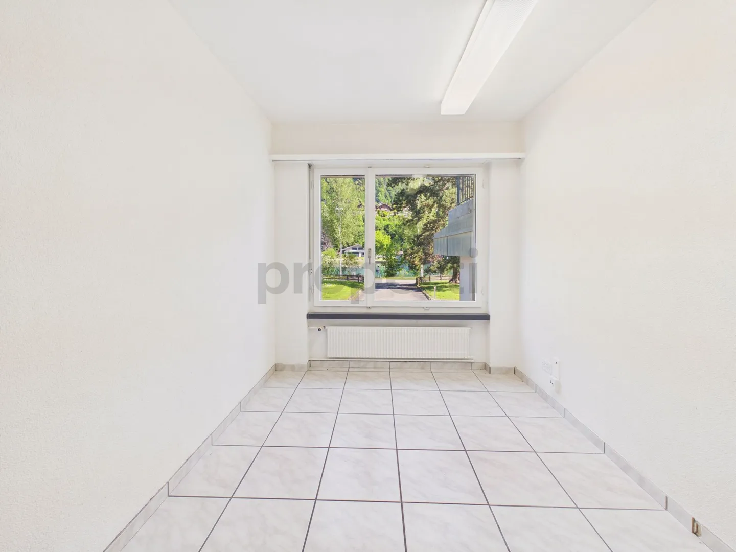 Spacieuse maison individuelle de 6,5 pièces avec jardin dans un emplacement unique sur l'Aare à Interlaken - Photo 11 sur 13
