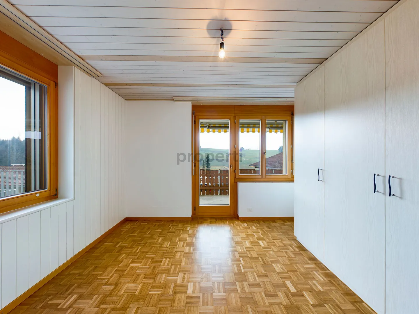 Ampio appartamento di 5,5 stanze con balcone a Sarnen - Foto 5 di 11