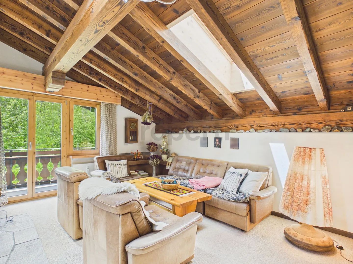 Appartement sous les combles de 3 pièces avec studio séparé à Klosters - Résidence principale ou secondaire - Photo 4 sur 13