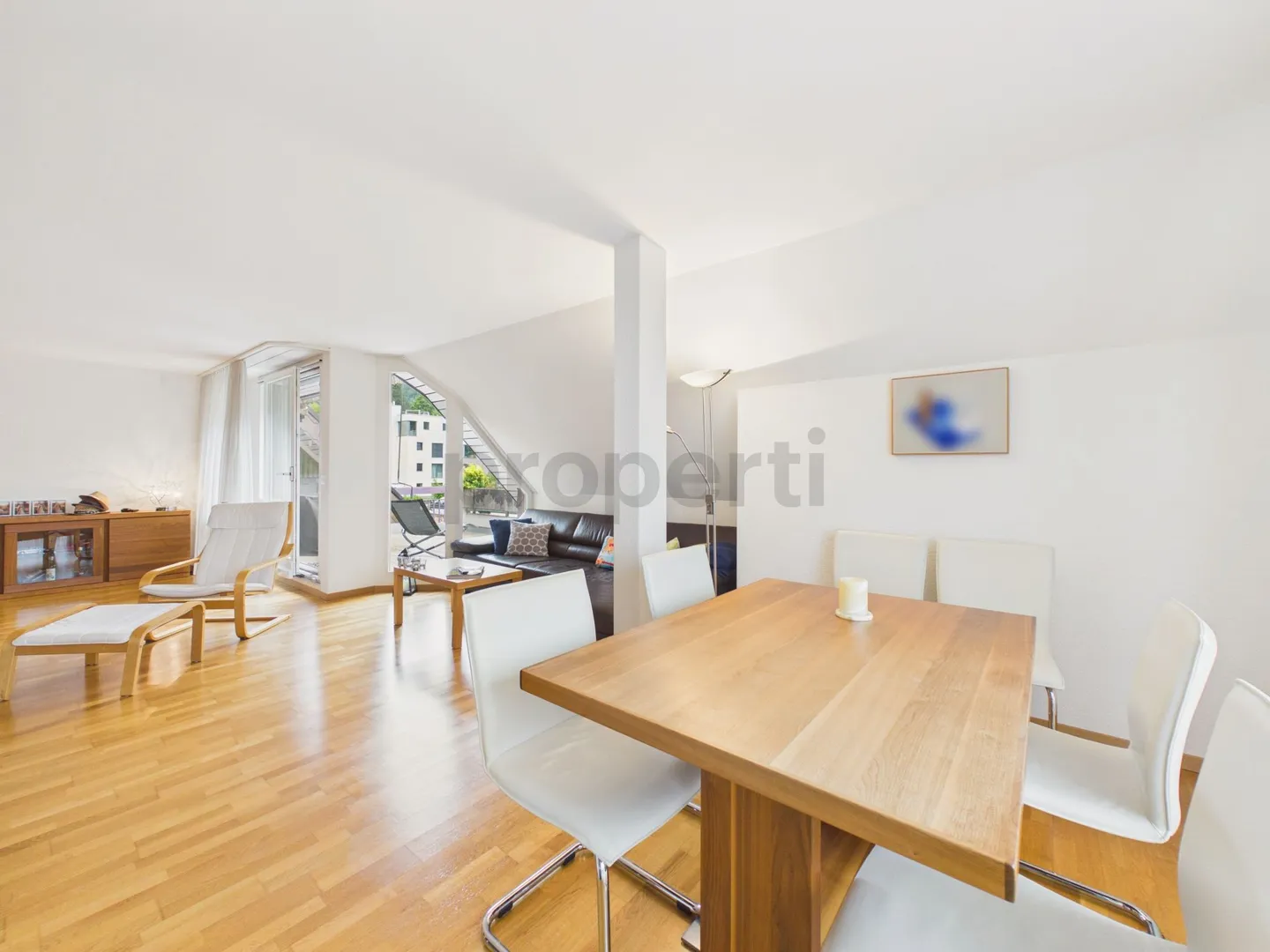 Elegante Attikawohnung mit Terrasse - Foto 2 von 13