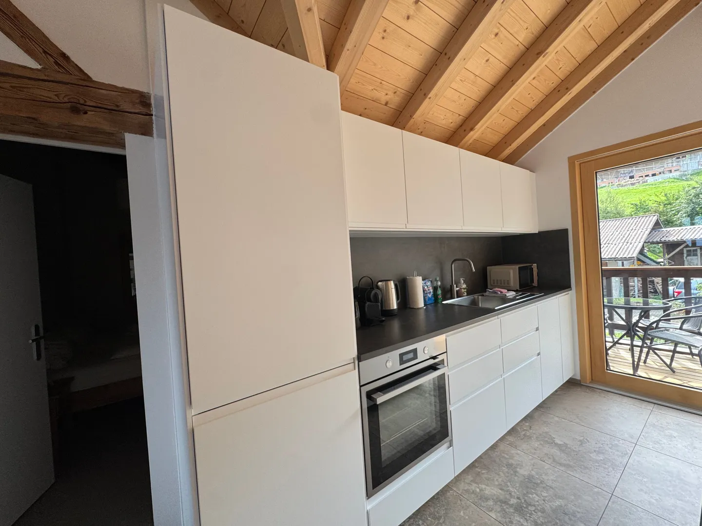 Stunning view of Lake Thun, Bright rooms thanks to south orientation, First occupancy in new building with four units - Photo 2 of 4