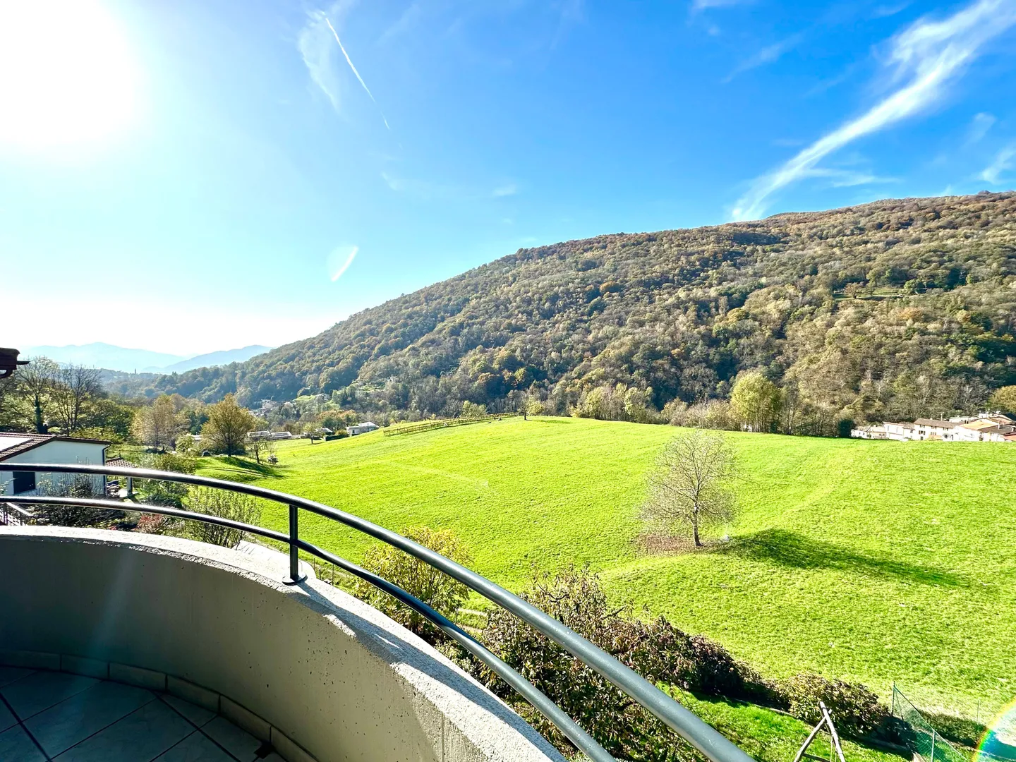 Affascinante casa unifamiliare da 4.5 locali con terreno edificabile . - Foto 8 di 12