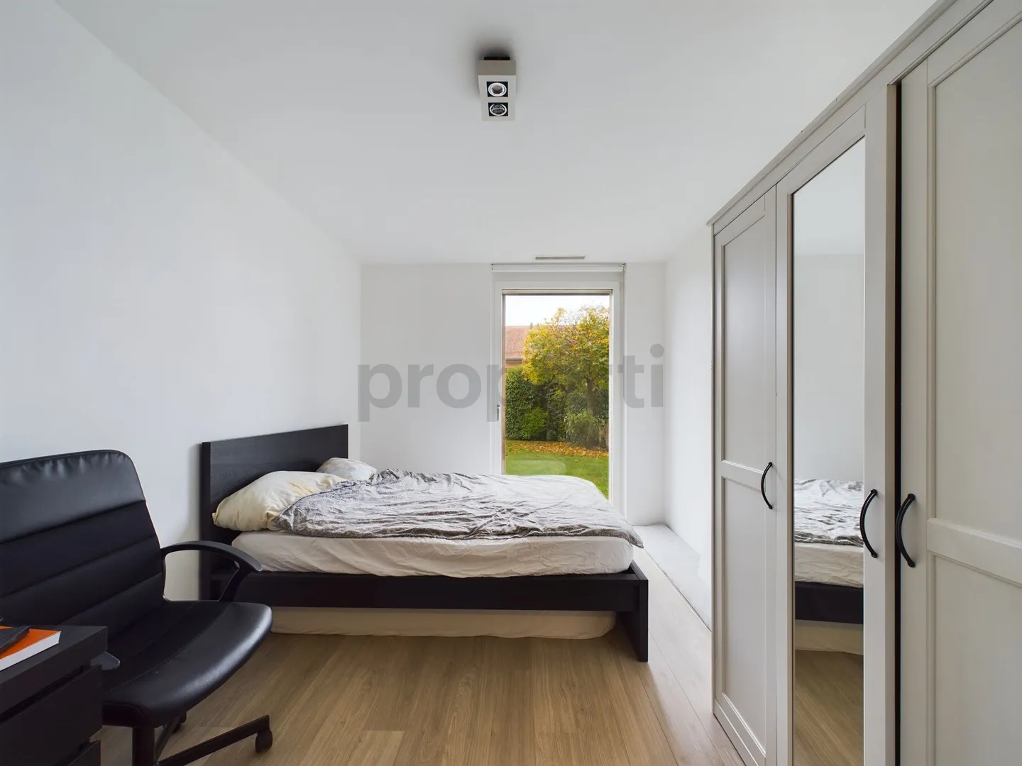 Komfort, Modernität und Natur: Familienwohnung mit Garten - Foto 7 von 12