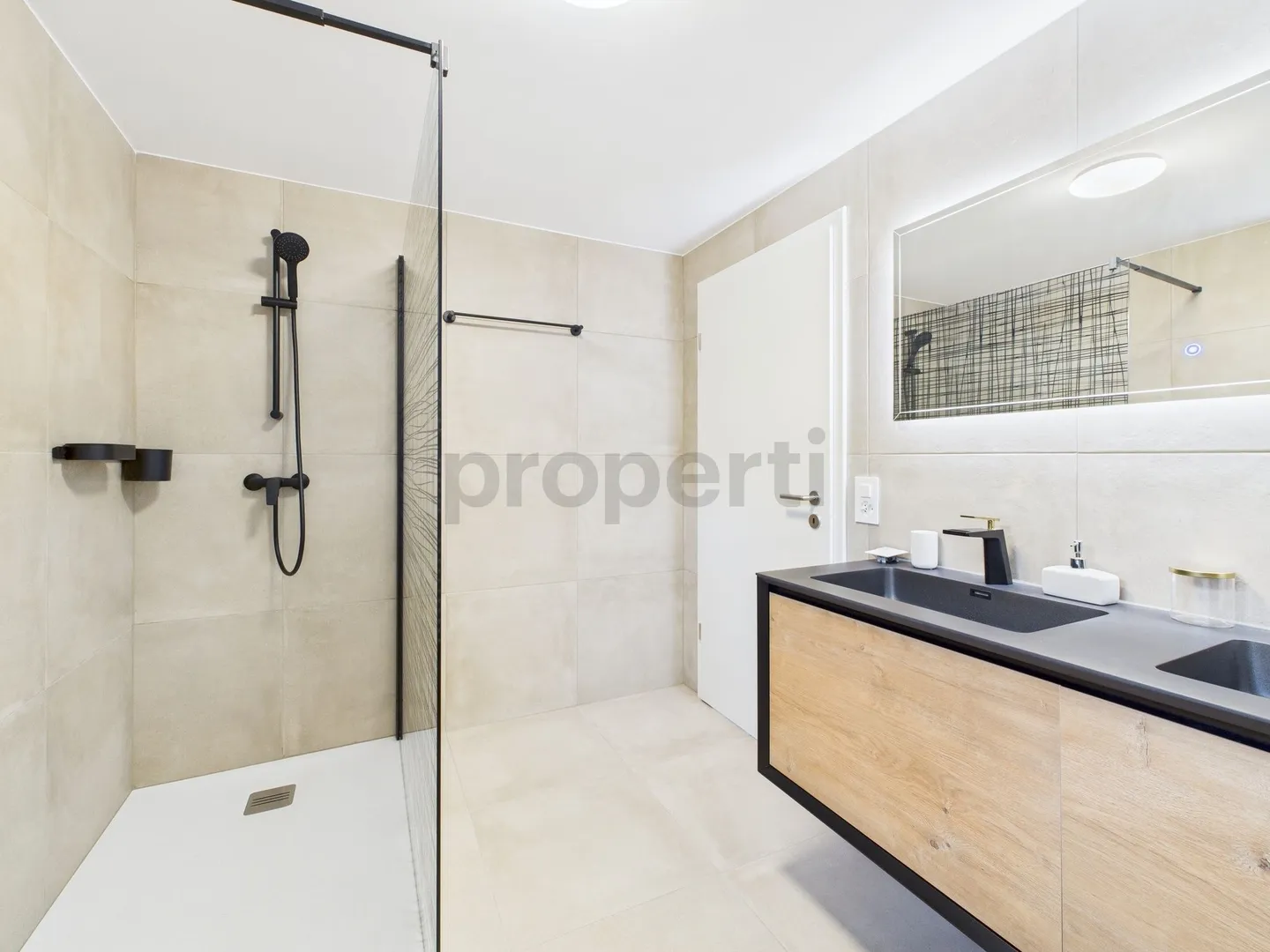 Casa indipendente a Blonay con vista panoramica sul Lago di Ginevra - Foto 2 di 12