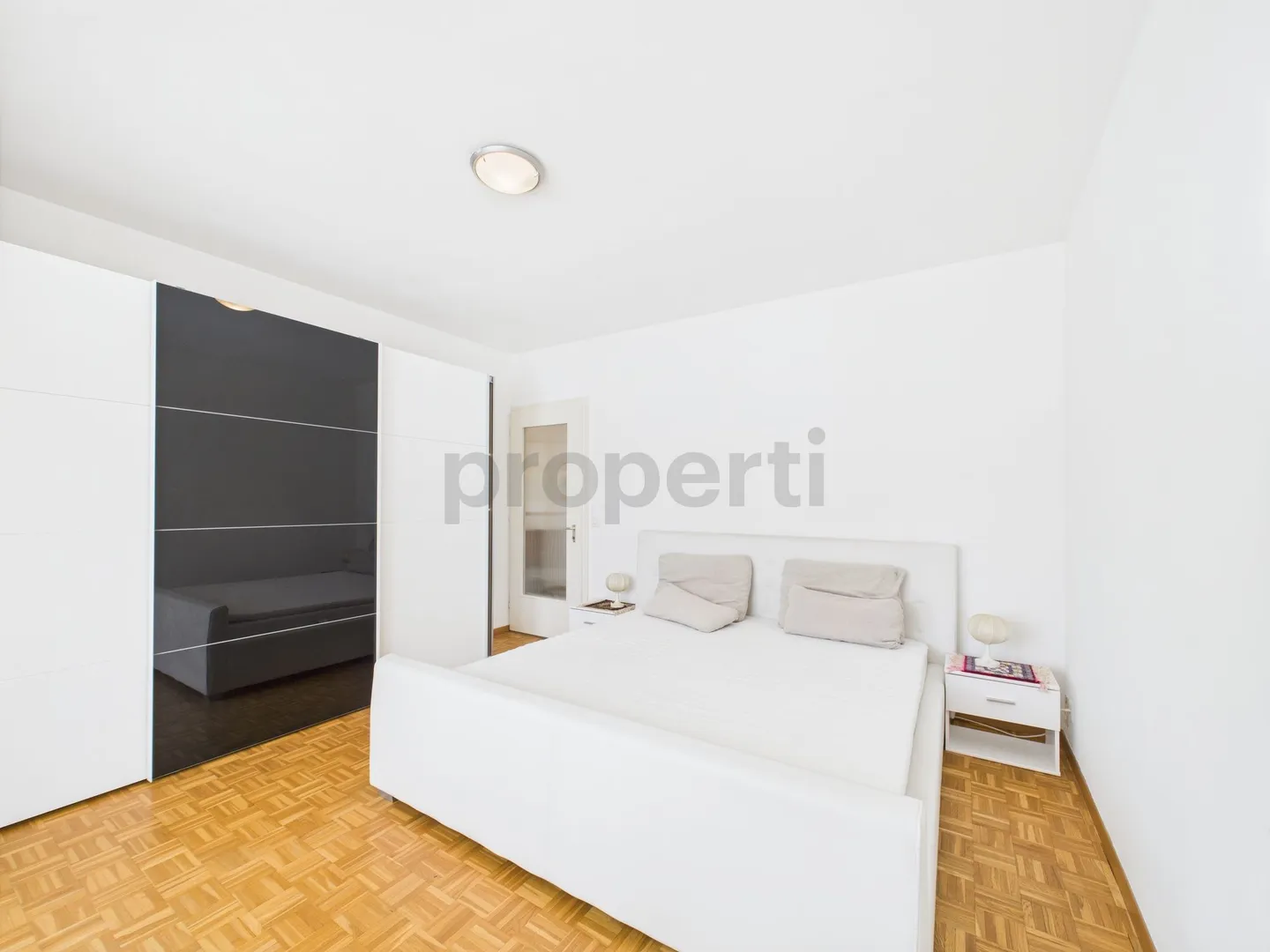 Apartment in central location in Minusio with lake view - Photo 6 of 11