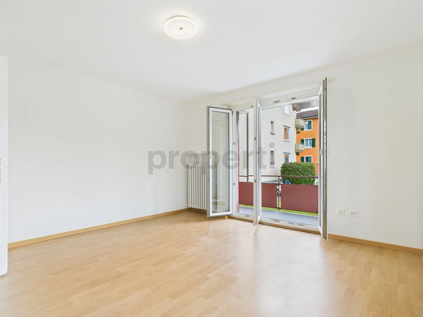 Bright and quiet 3-room apartment with balcony, newly renovated in Strengelbach - Photo 1 of 12