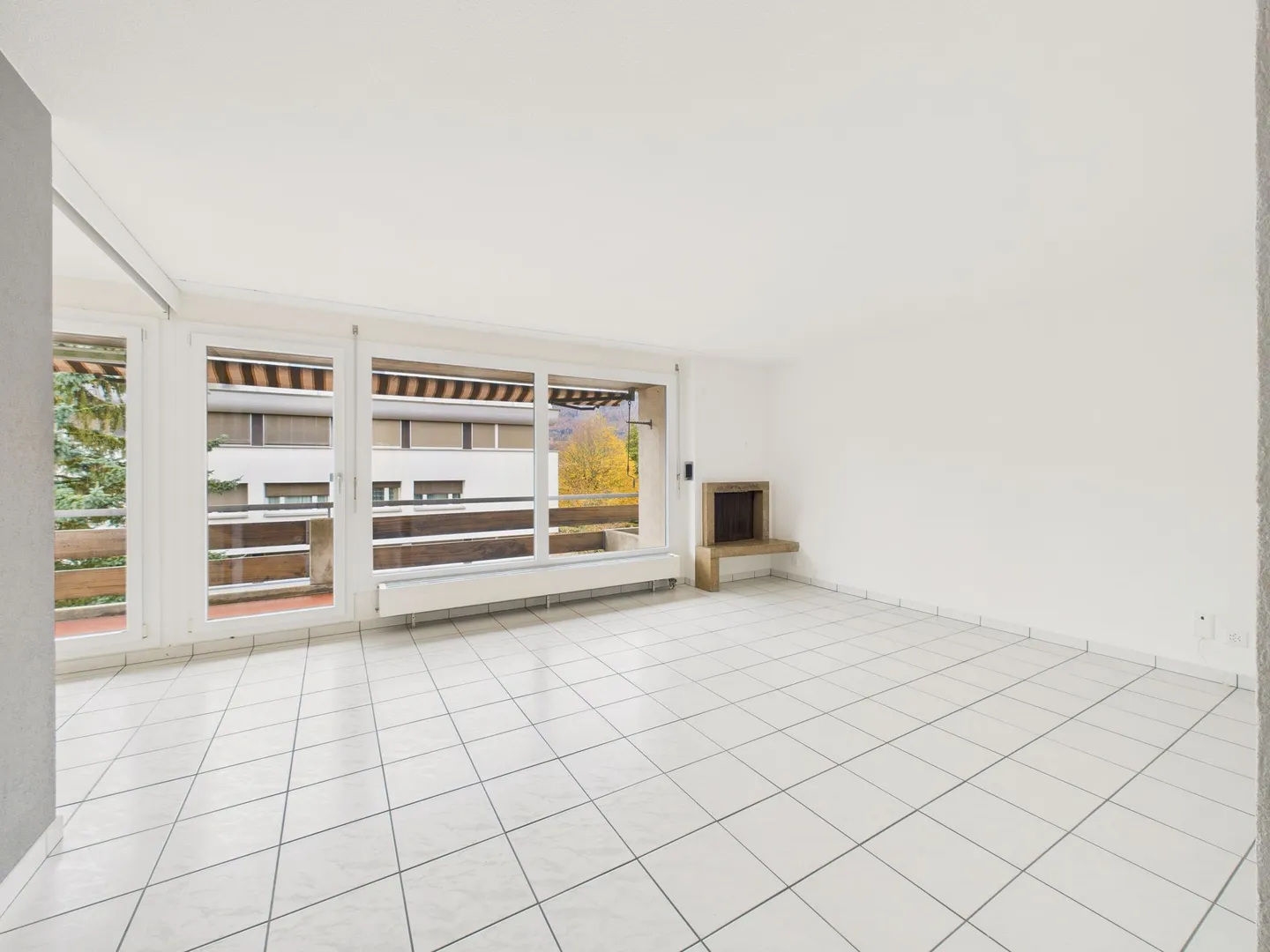 Modern 4.5-room apartment with balcony and roof terrace in Ipsach - Photo 1 of 12