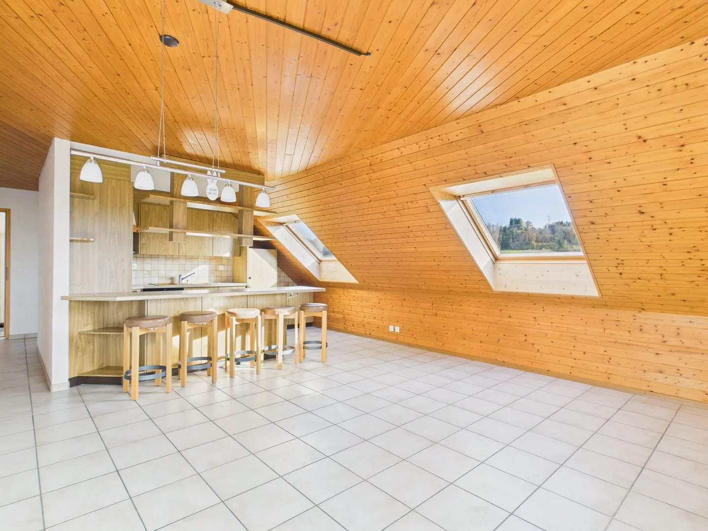 Appartement spacieux de 3,5 pièces avec piscine et vue sur la montagne - Votre nouveau chez-vous à Alterswil - Photo 1 sur 13