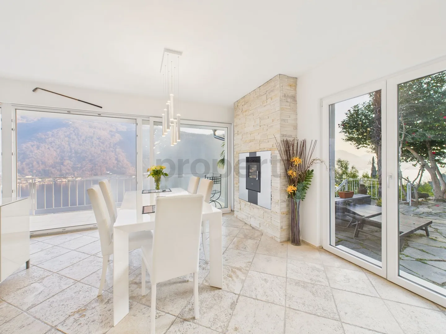 Villa de charme à Morcote avec jardin et vue sur le lac à couper le souffle - Photo 4 sur 13