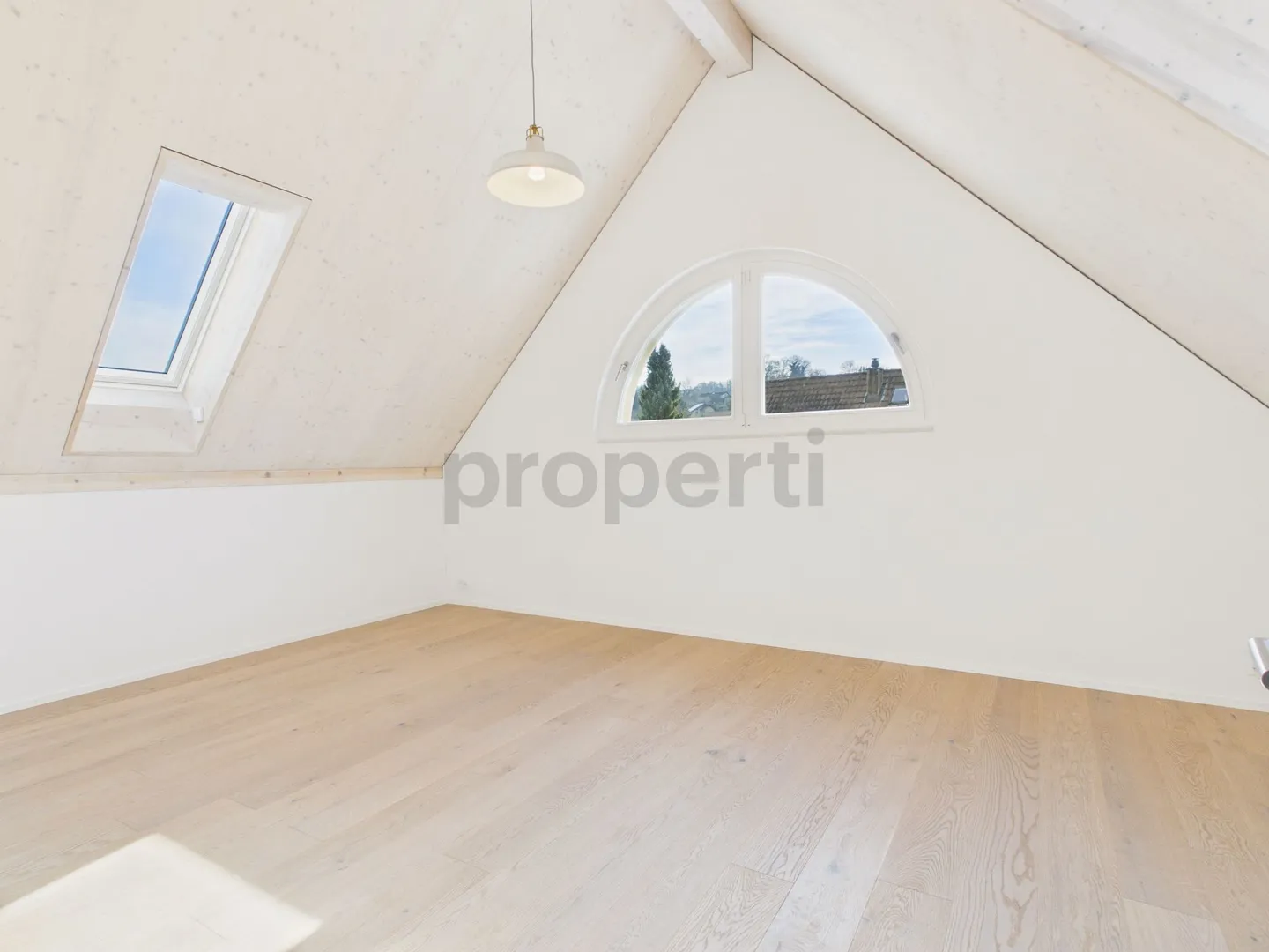 Moderne Maisonette mit Balkon - Foto 7 von 13