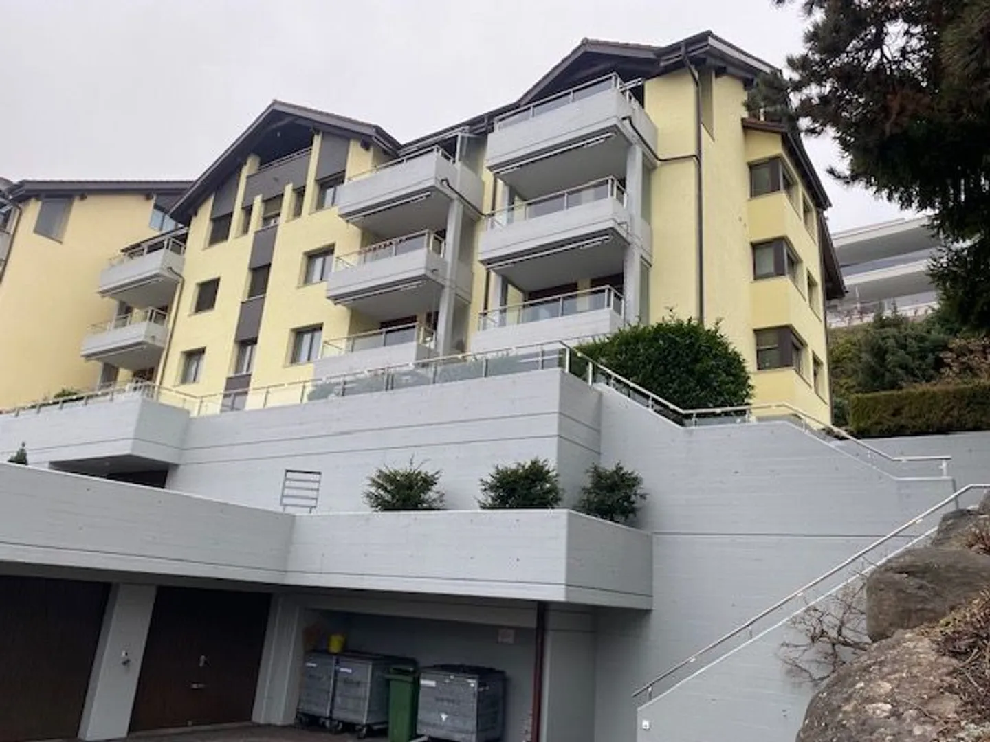 Maisonette moderna di 4,5 stanze con camino a Wollerau - Foto 7 di 8