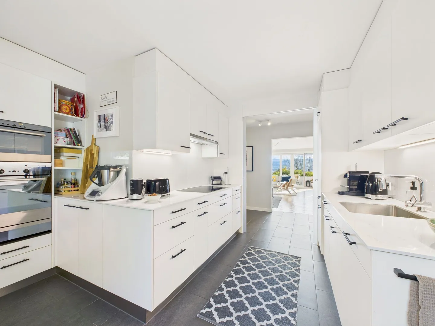 Appartement moderne de 5,5 pièces avec vue sur la montagne et le lac à Feldmeilen - Photo 4 sur 13