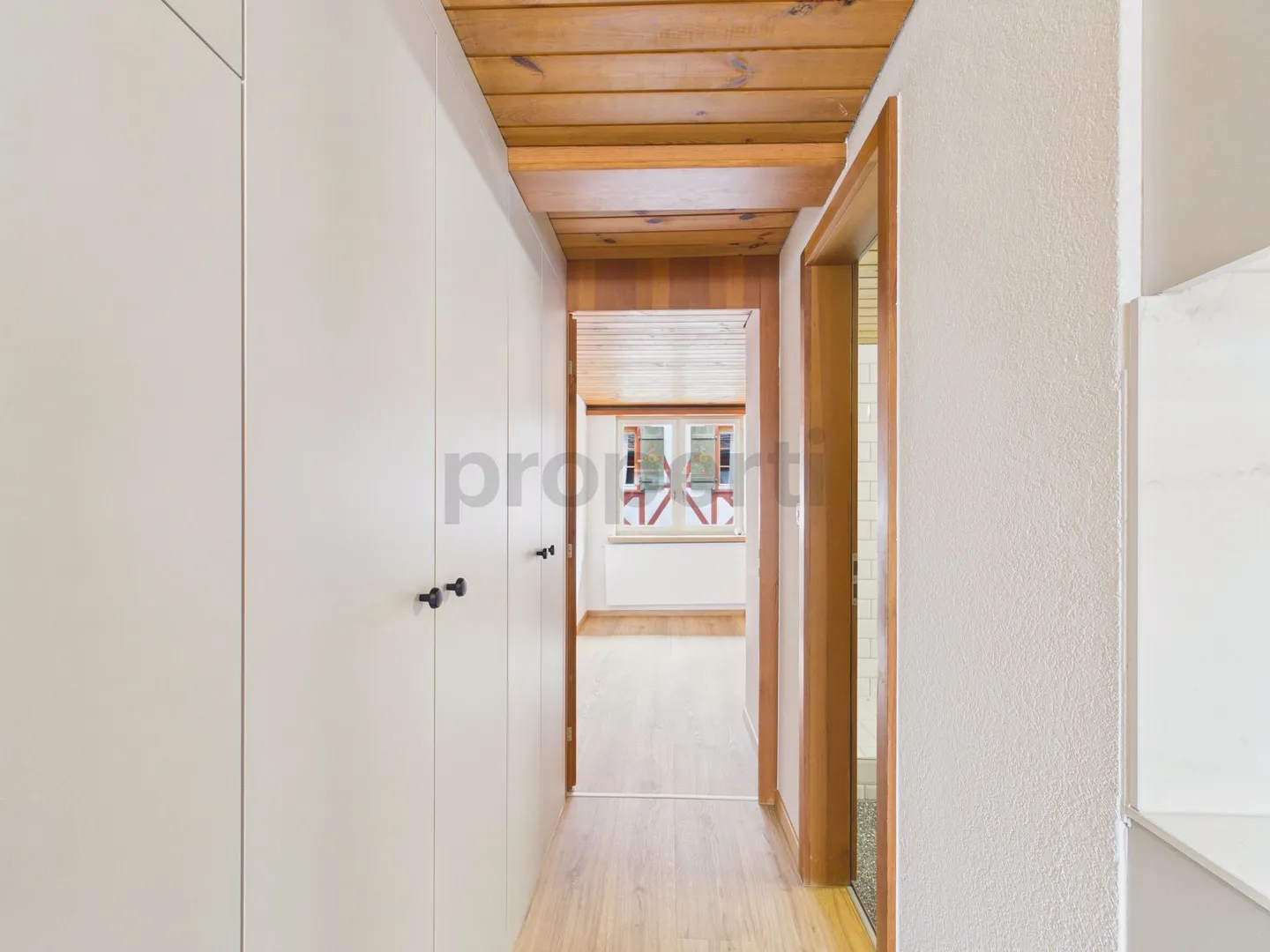 Renovated 2.5-Room Apartment - Photo 7 of 10