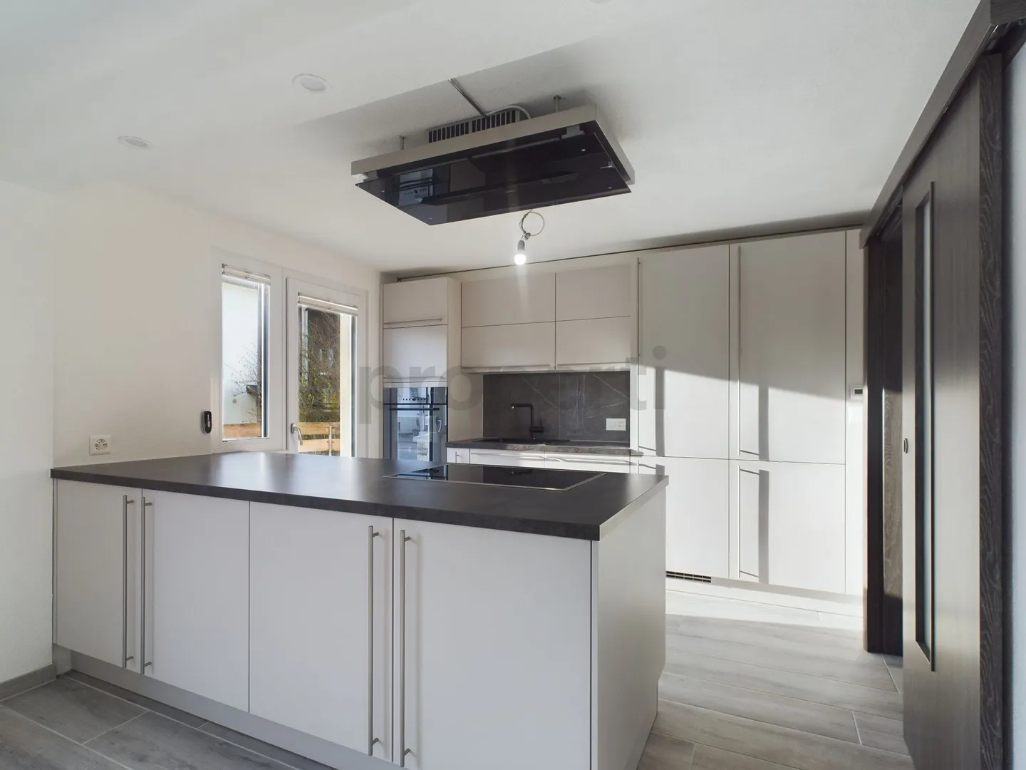 Casa a schiera completamente ristrutturata di 5,5 stanze a Bichelsee - Foto 4 di 11