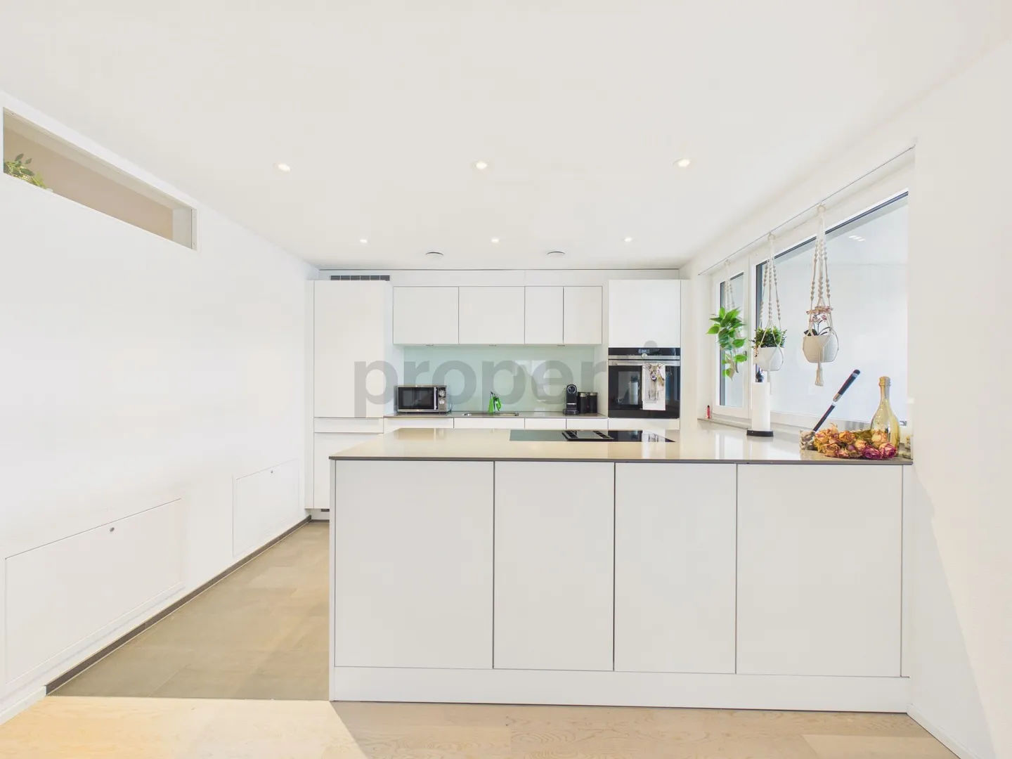 Completely renovated, light-flooded &amp; quietly located stylish 4.5-room apartment - Photo 4 of 13