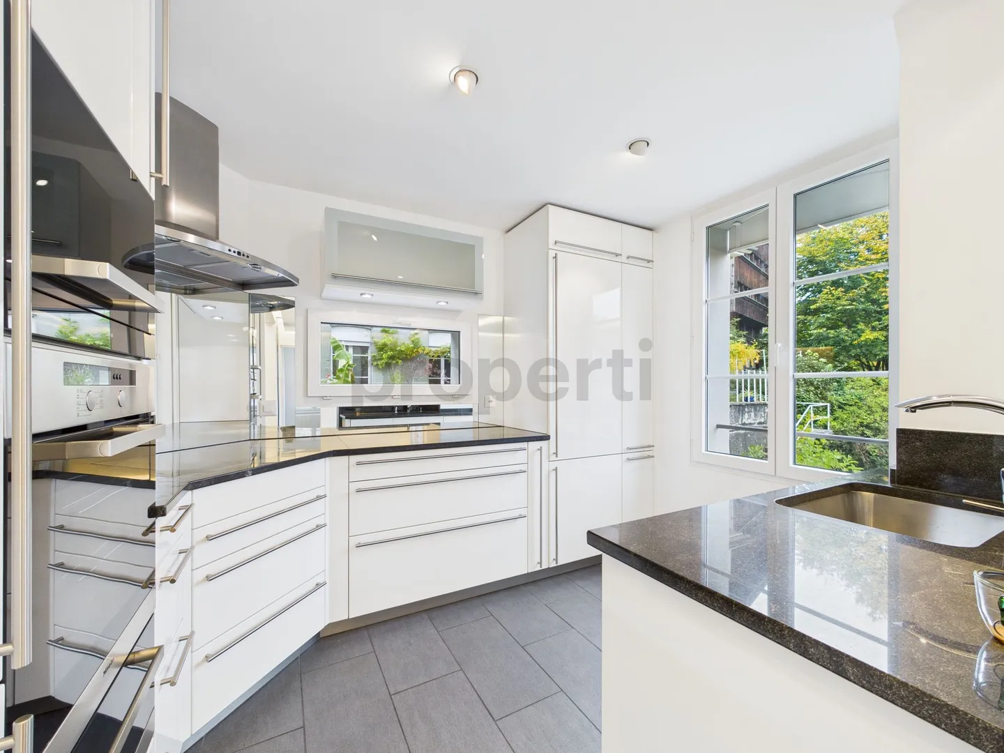 Außergewöhnliche Wohnung mit Panoramablick auf Fribourg - Foto 2 von 13