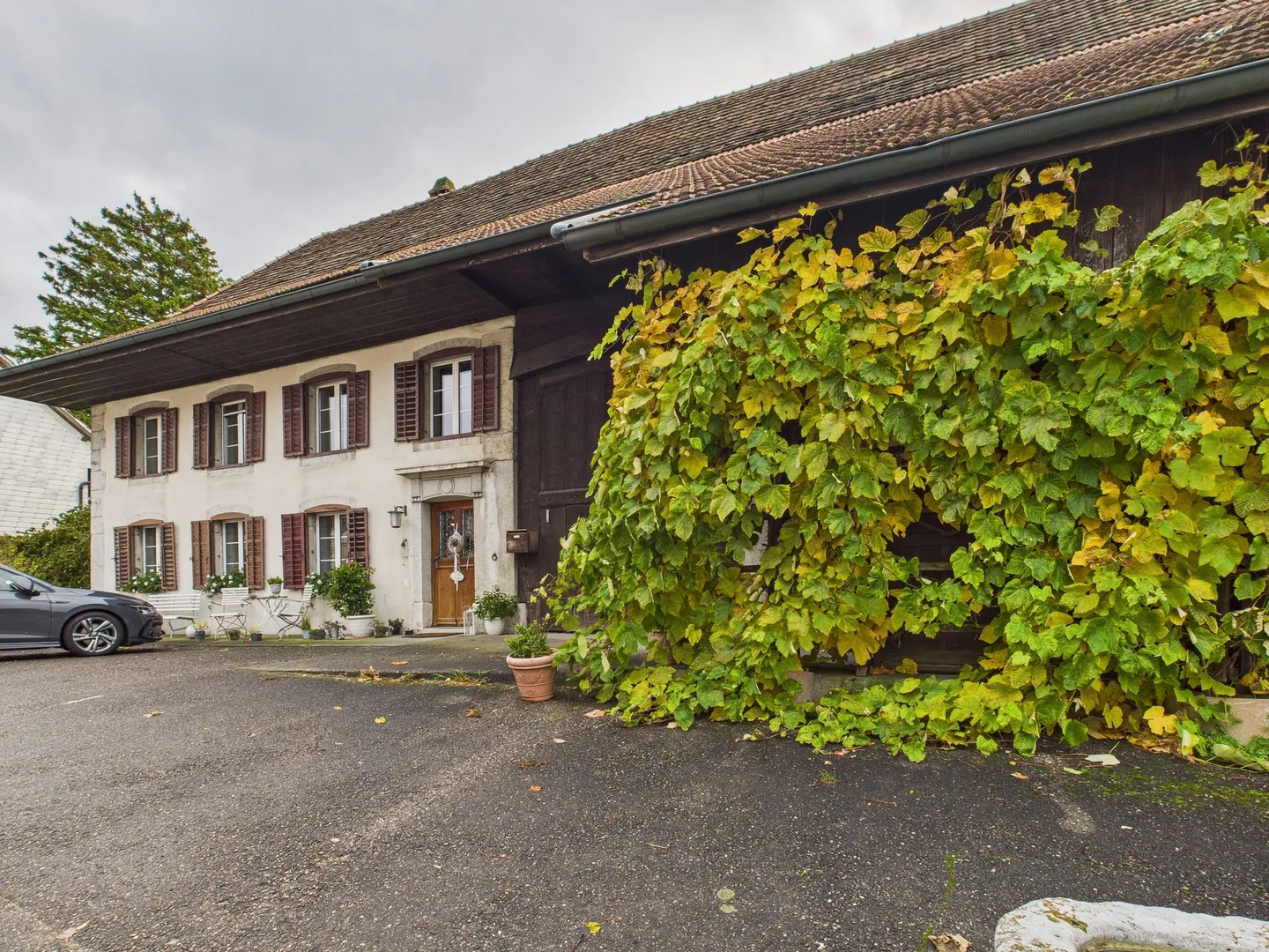 Historic 8.5-Room Farmhouse with Charm, Horse Stable, and Large Garden in Attiswil - Photo 1 of 8