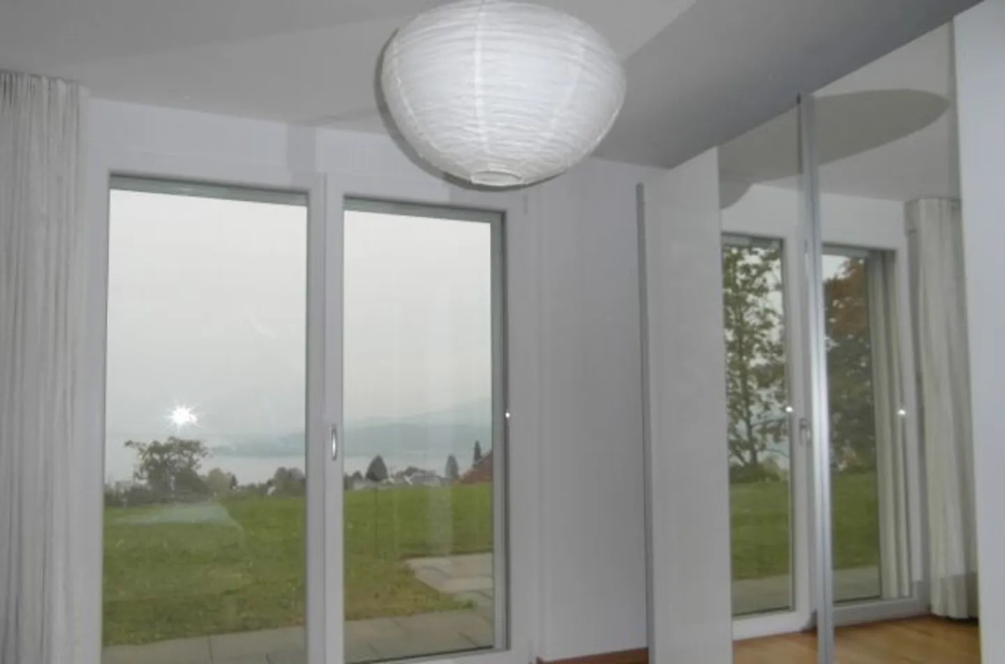 Appartement moderne de 2,5 pièces dans un emplacement panoramique calme de Richterswil - Photo 7 sur 13