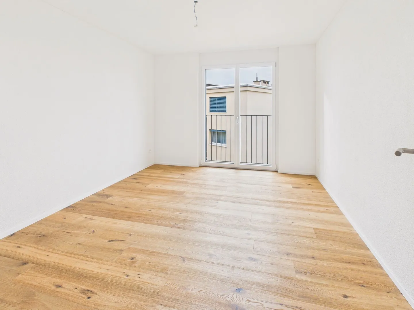 First Rental - Stylish 4.5-Room Apartment in Attractive Location - Photo 5 of 13