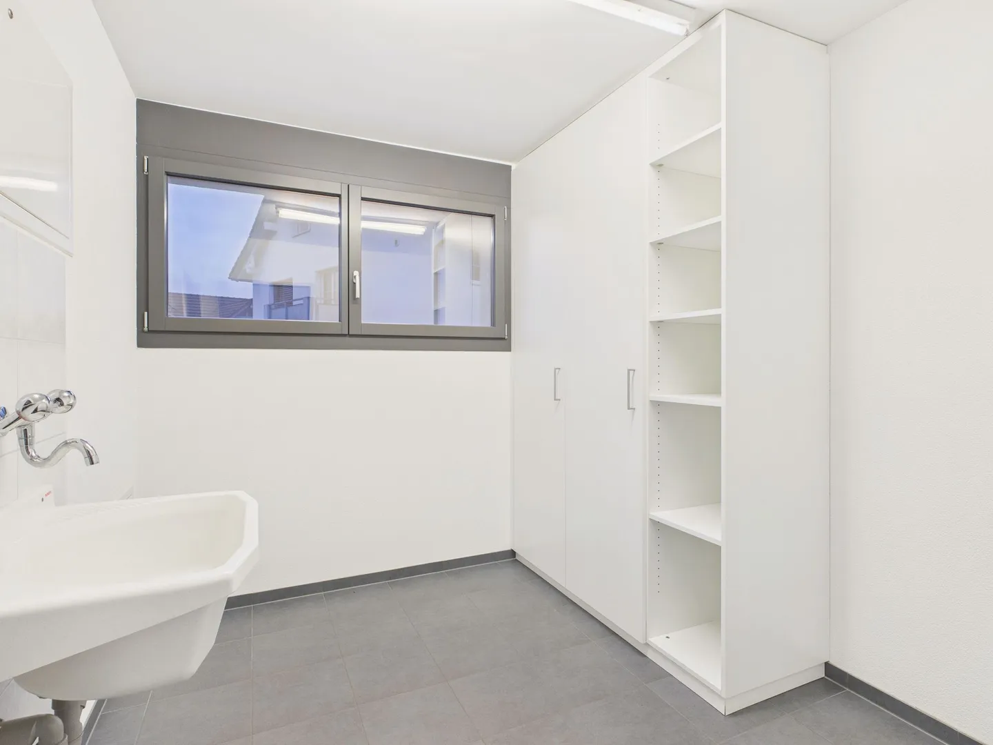 Appartement moderne de 5,5 pièces avec ascenseur et parking, Muri AG - Photo 11 sur 12