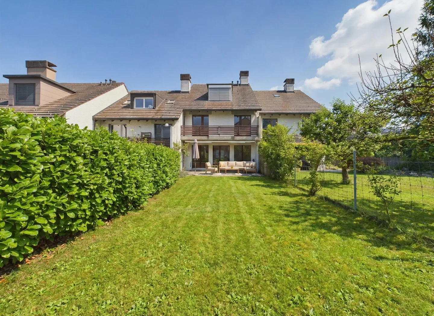 Maison de ville familiale de 7,5 pièces avec jardin - Photo 6 sur 13