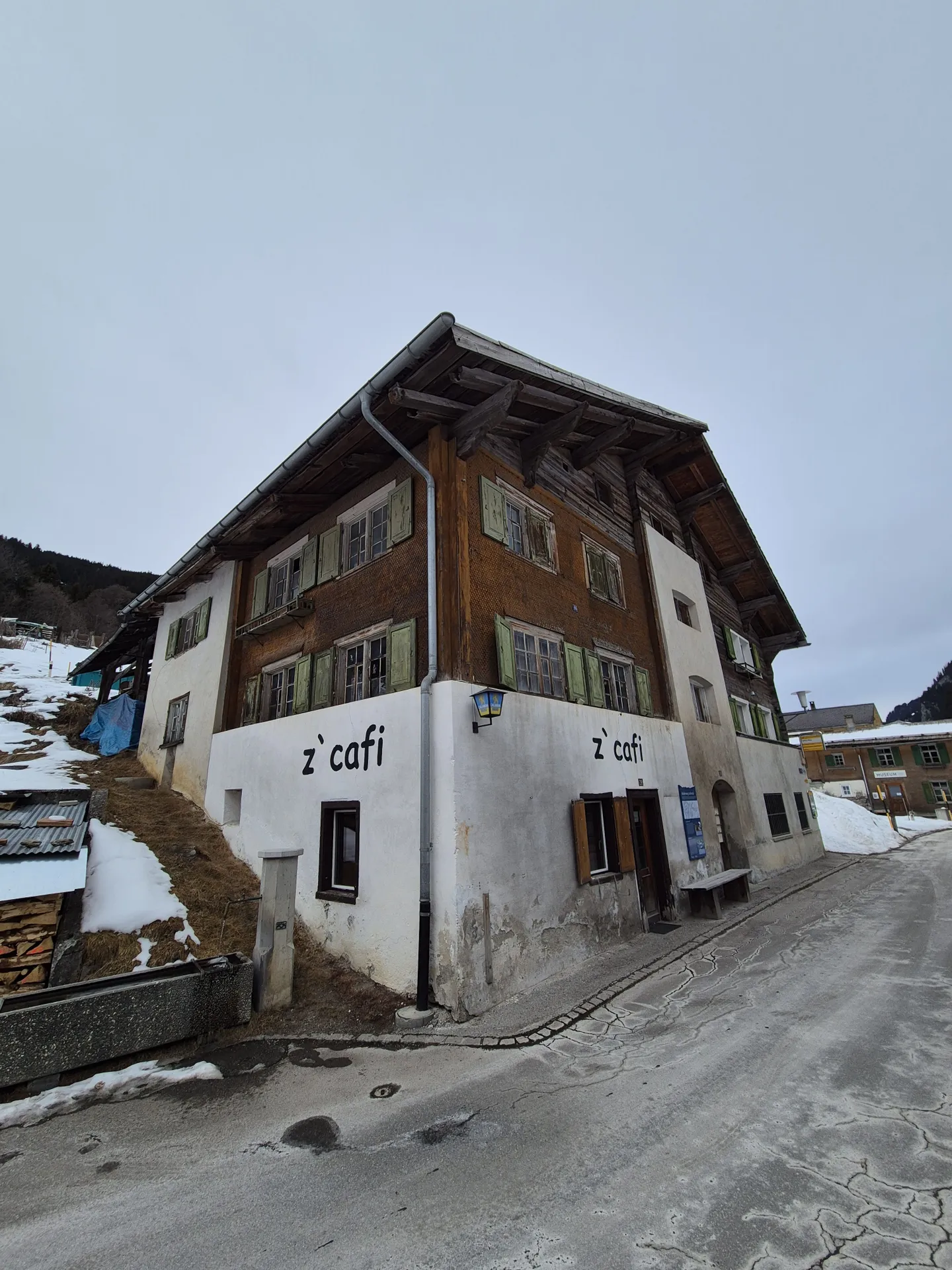 Charmante maison individuelle de 12 pièces avec cave voûtée, Safien Platz - Photo 1 sur 13