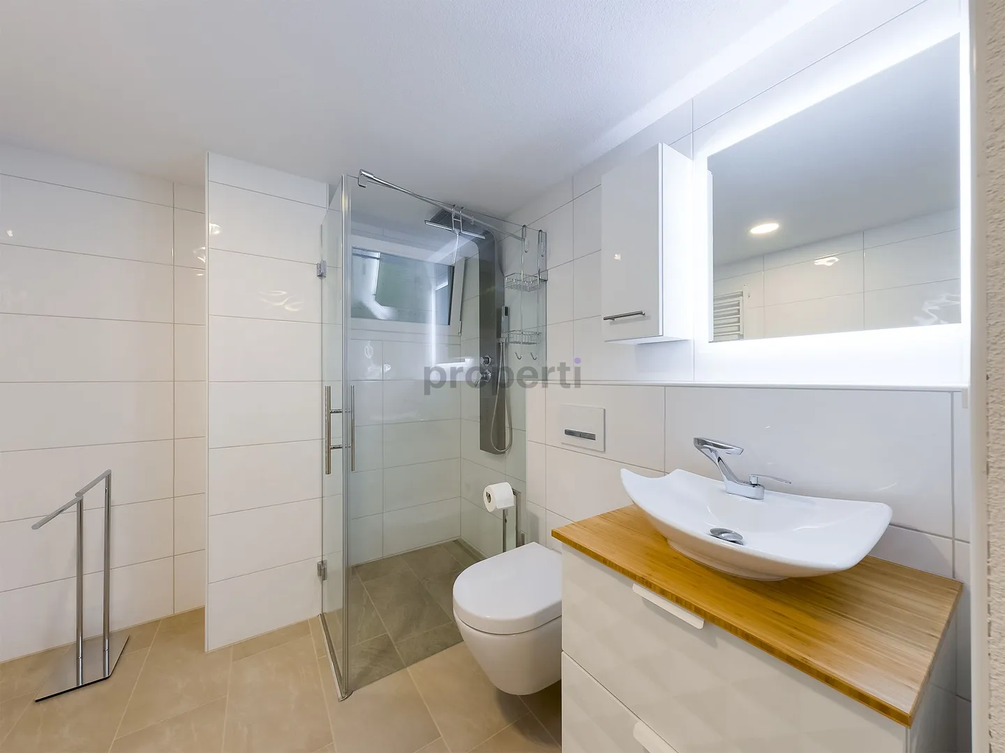 Vivere come in una casa unifamiliare - appartamento moderno di 3,5 stanze in posizione tranquilla con il proprio angolo giardino - Foto 10 di 13