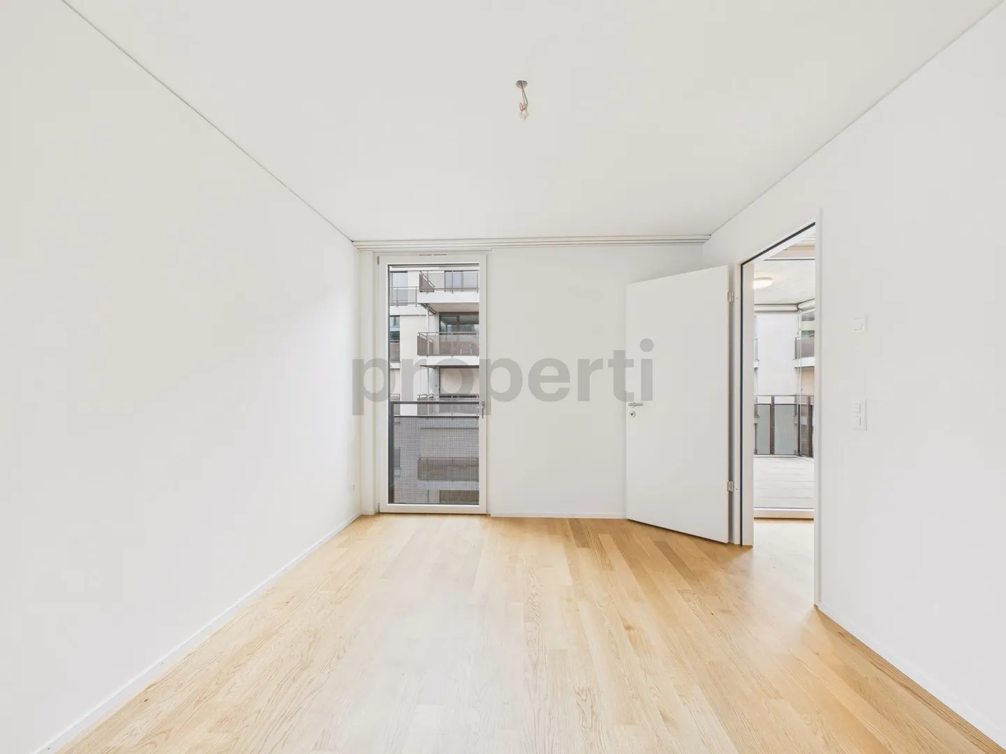Modernes Apartment mit Balkon - Foto 6 von 10