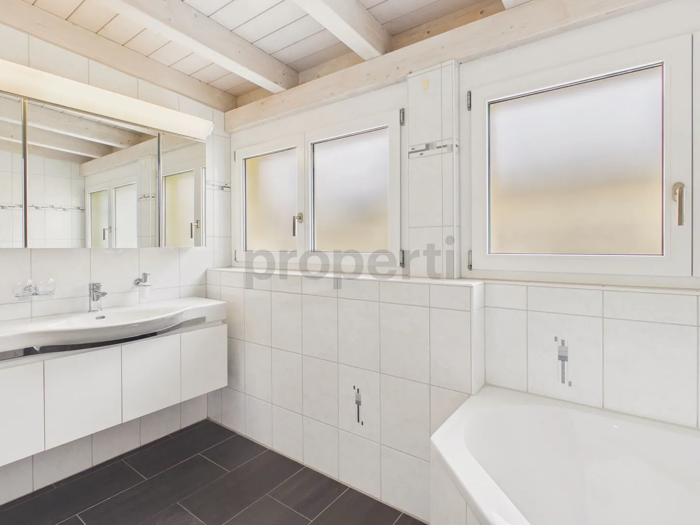 Maison familiale spacieuse à Urtenen - Photo 12 sur 13