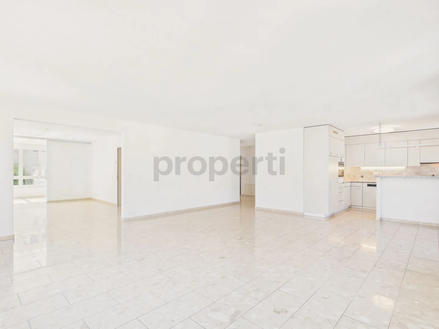 Renovierte Familienwohnung in Bubendorf - Foto 2 von 12