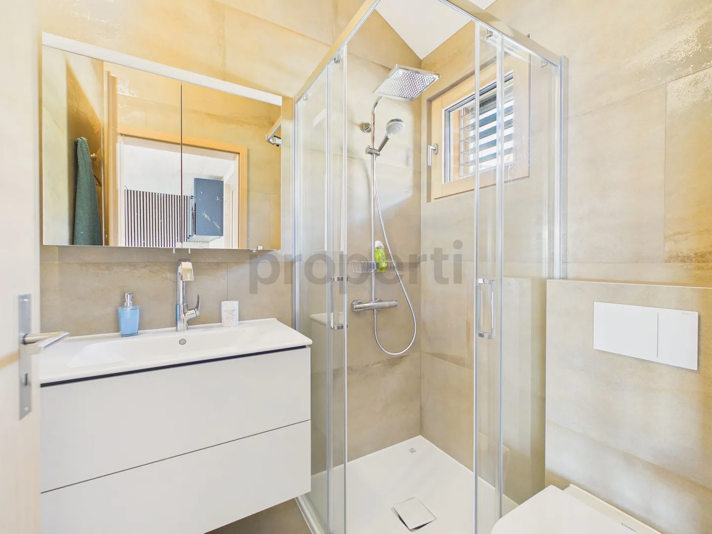 Moderne 5,5-Zimmer-Reihenhaus mit Parkplatz, Lens - Foto 11 von 13