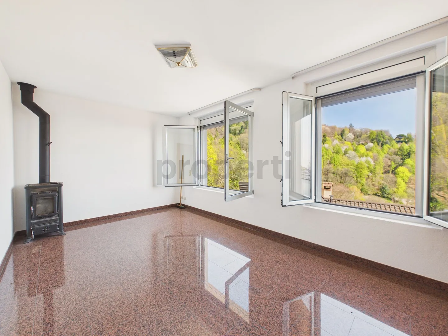 Maison Indépendante Élégante à Breggia - Photo 2 sur 13