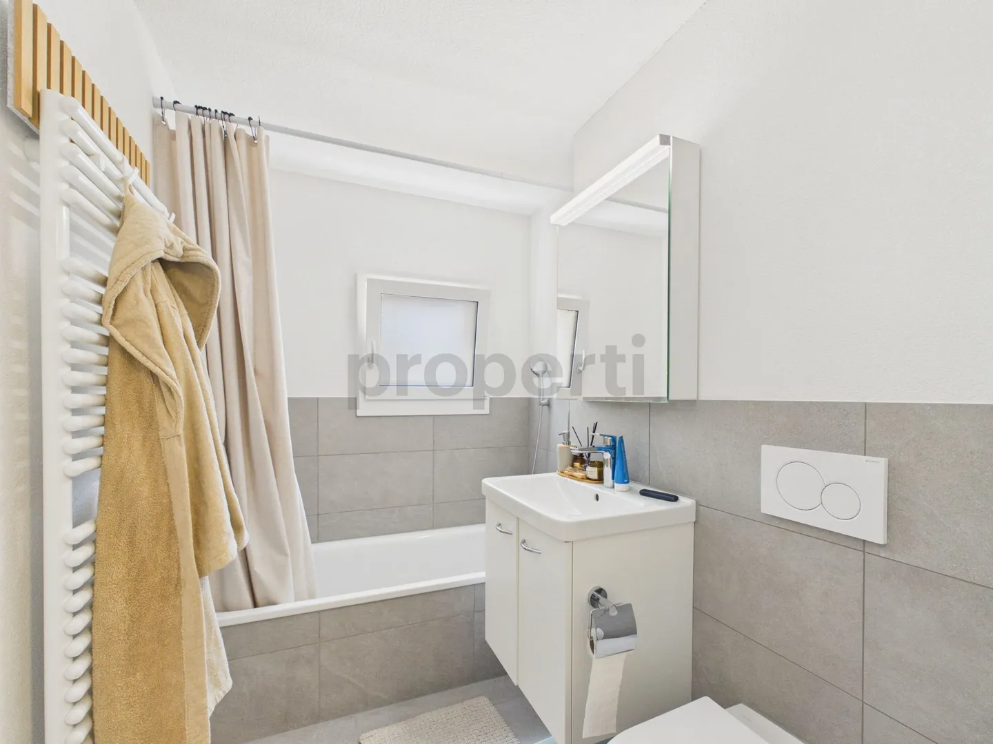 Renovierte 3.5-Zimmer-Wohnung mit privatem Gartensitzplatz - Foto 9 von 11
