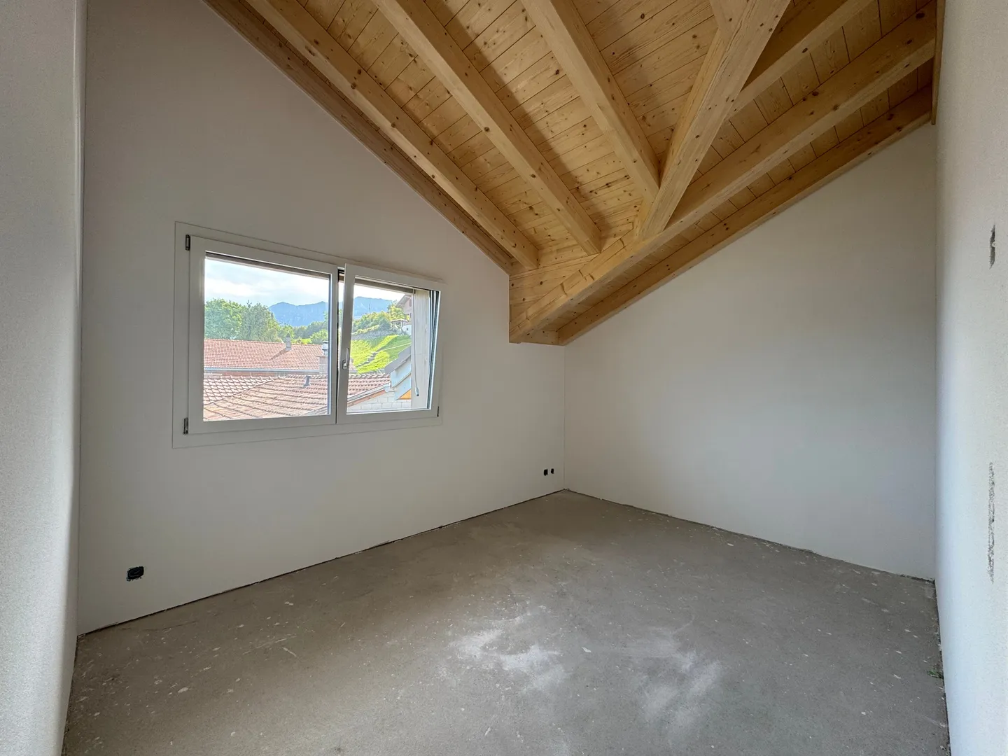 Herrliche Sicht auf den Thunersee, Grosszügiger Balkon mit Panoramablick, Erstbezug im Neubau mit vier Einheiten - Photo 2 of 6