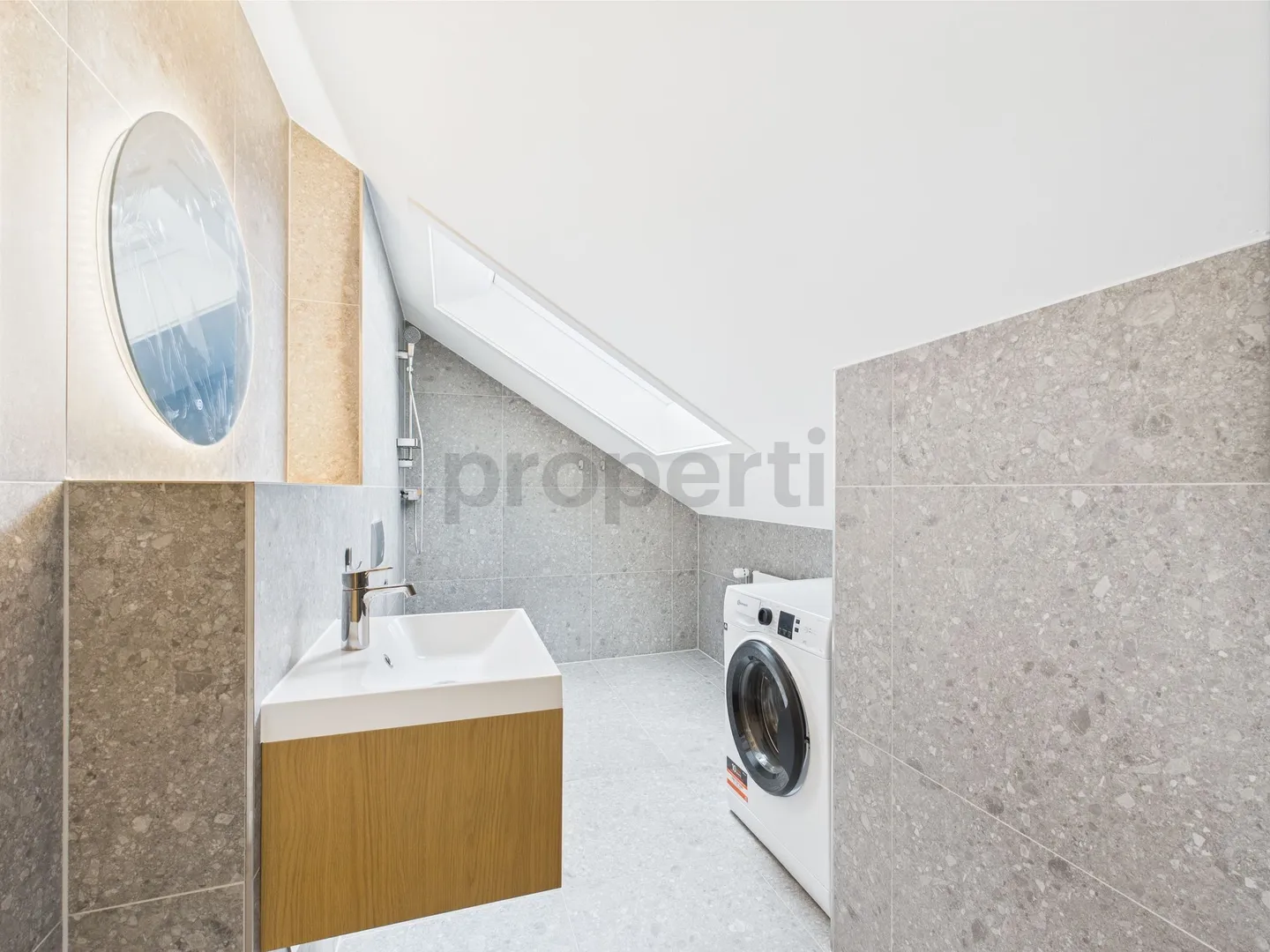 Appartamento affascinante di 4,5 stanze in un edificio protetto a Büsserach - Foto 6 di 10