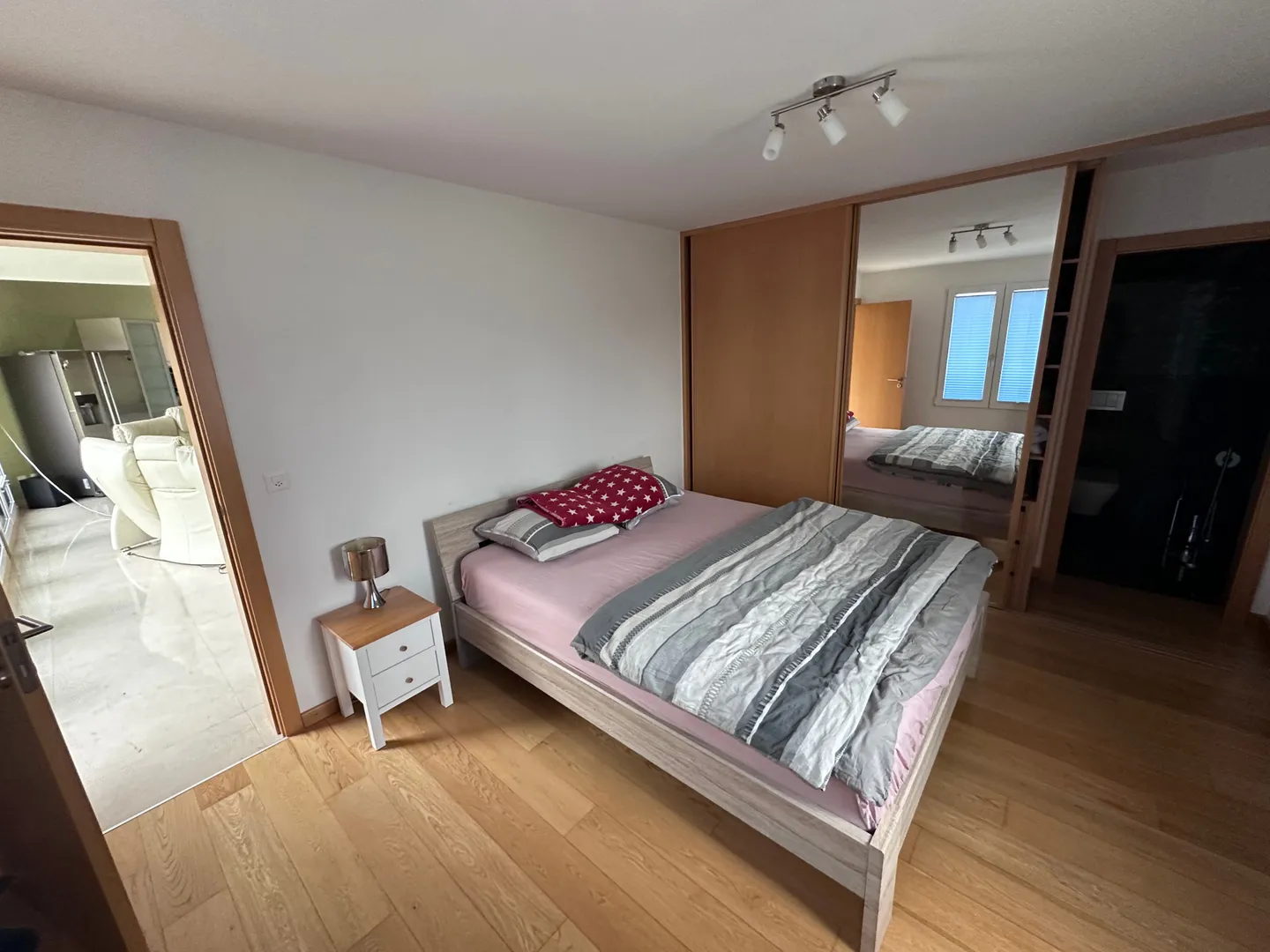 Villa familiare di 4 stanze con dettagli di alta qualità a Payerne - Foto 4 di 9