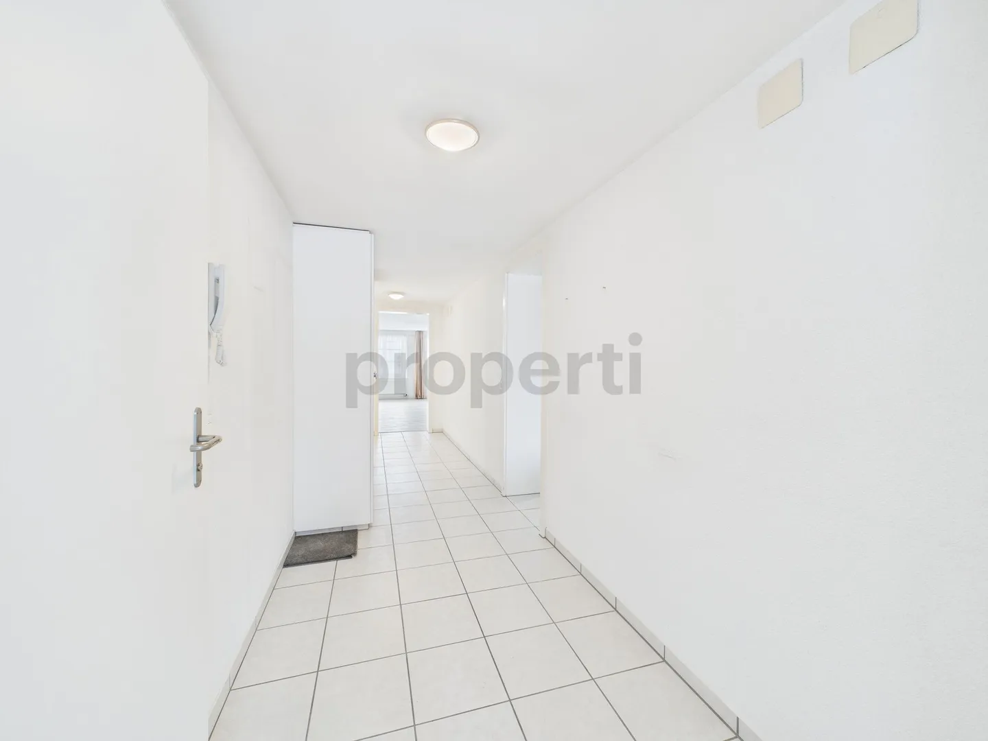 Appartement spacieux de 3 pièces avec charme historique au cœur de Willisau - Photo 6 sur 11