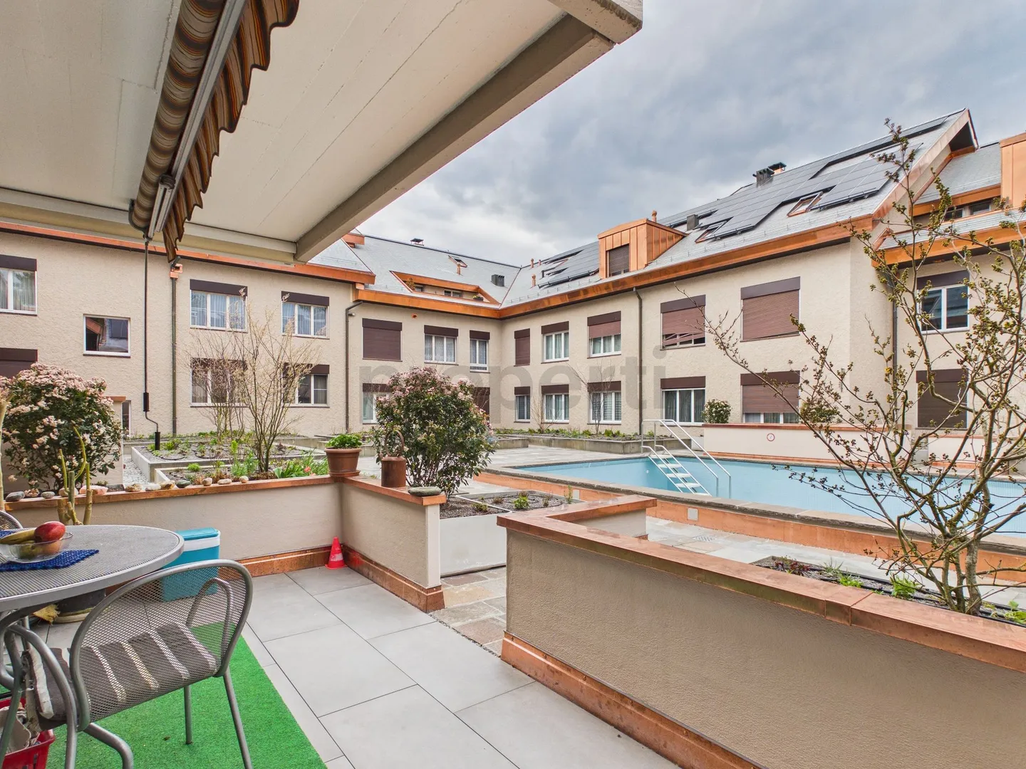 Bright 2.5-Room Apartment in Zurich - Photo 1 of 7