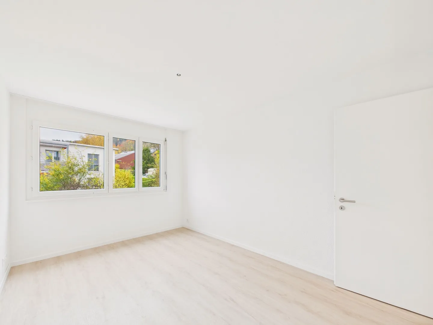 Modern 6.5-room terraced single-family house with lake view in Horgen - First occupancy after renovation - Photo 5 of 13