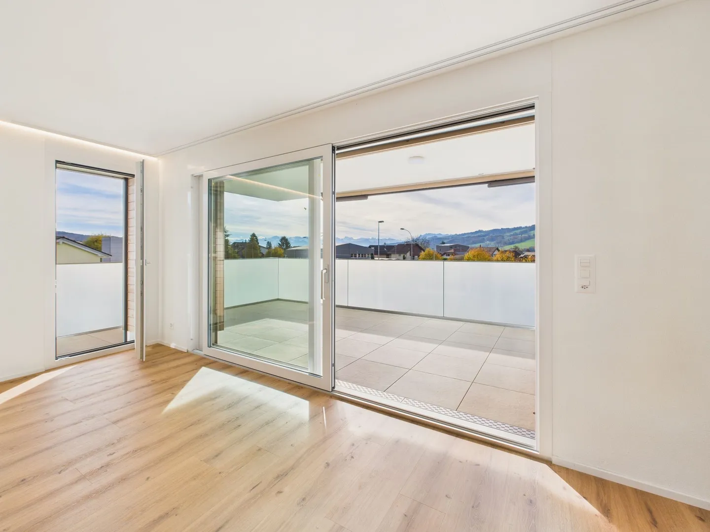 Appartement neuf de 4,5 pièces lumineux à Ermensee - Photo 4 sur 13