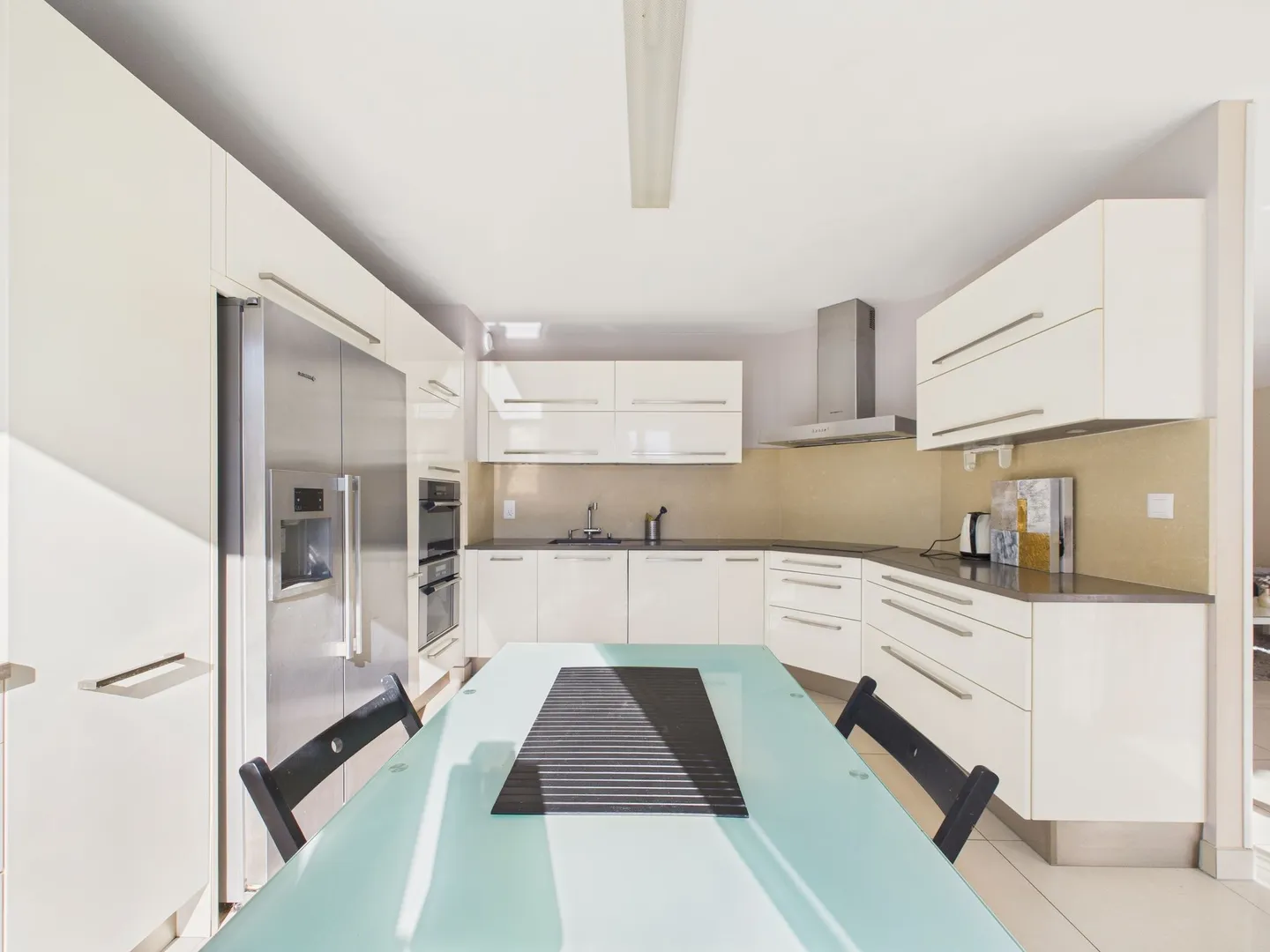 Furnished, modern and bright 5-room apartment with garden in Châtelaine - Photo 5 of 13