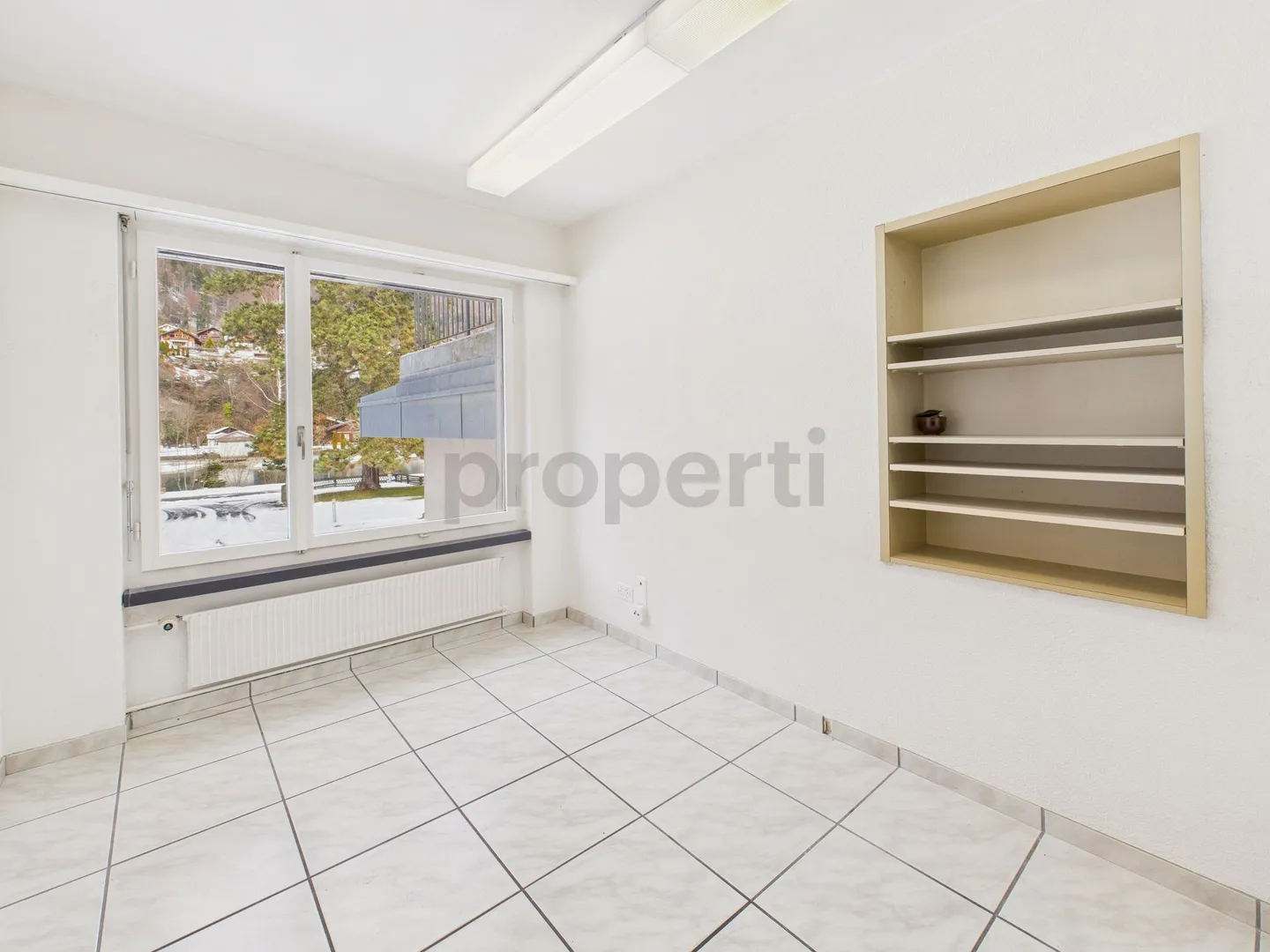 Spacious 6.5-room single-family house with garden in a unique location by the Aare in Interlaken - Photo 7 of 13