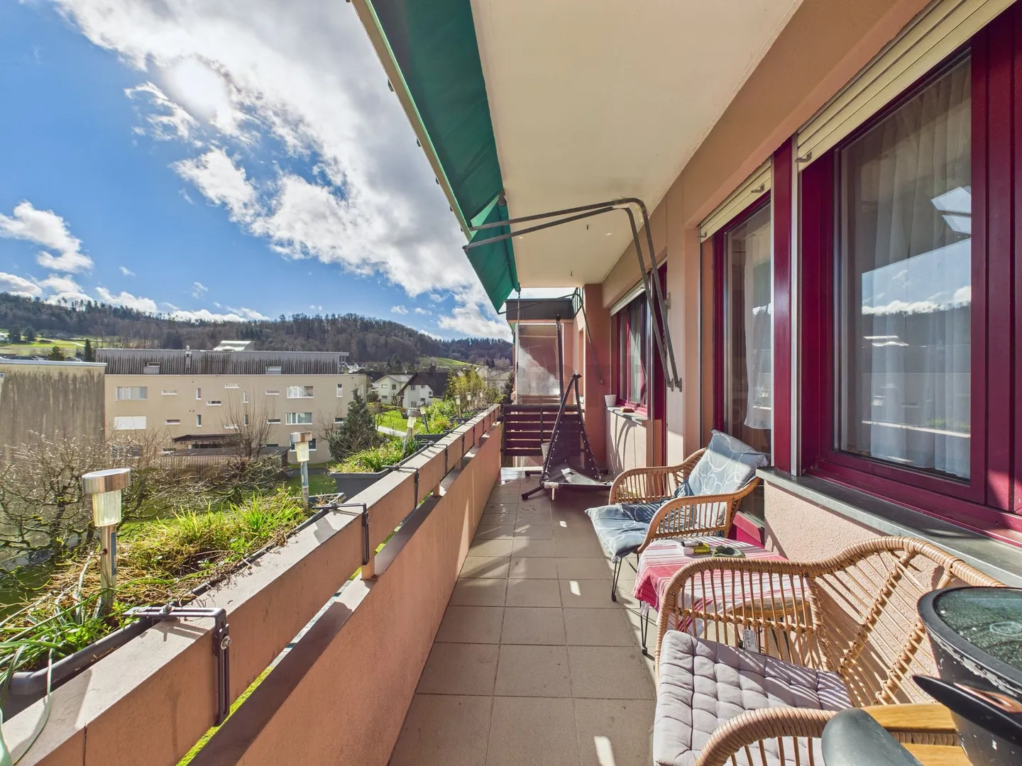 Attractive, light-flooded 3.5-room apartment with parking space in Mägenwil - Photo 7 of 13