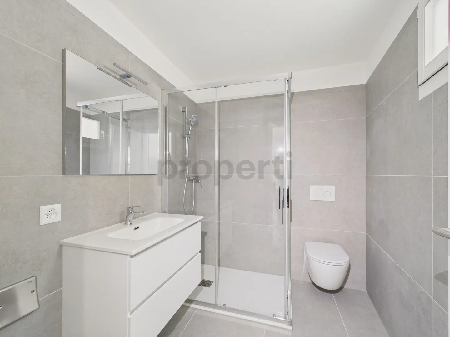 Appartement moderne de 3,5 pièces avec parking intérieur, Biasca - Photo 9 sur 13