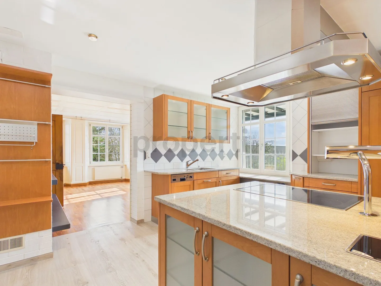 Appartamento affascinante con 4 stanze, balcone e giardino privato, Mauren - Foto 4 di 9