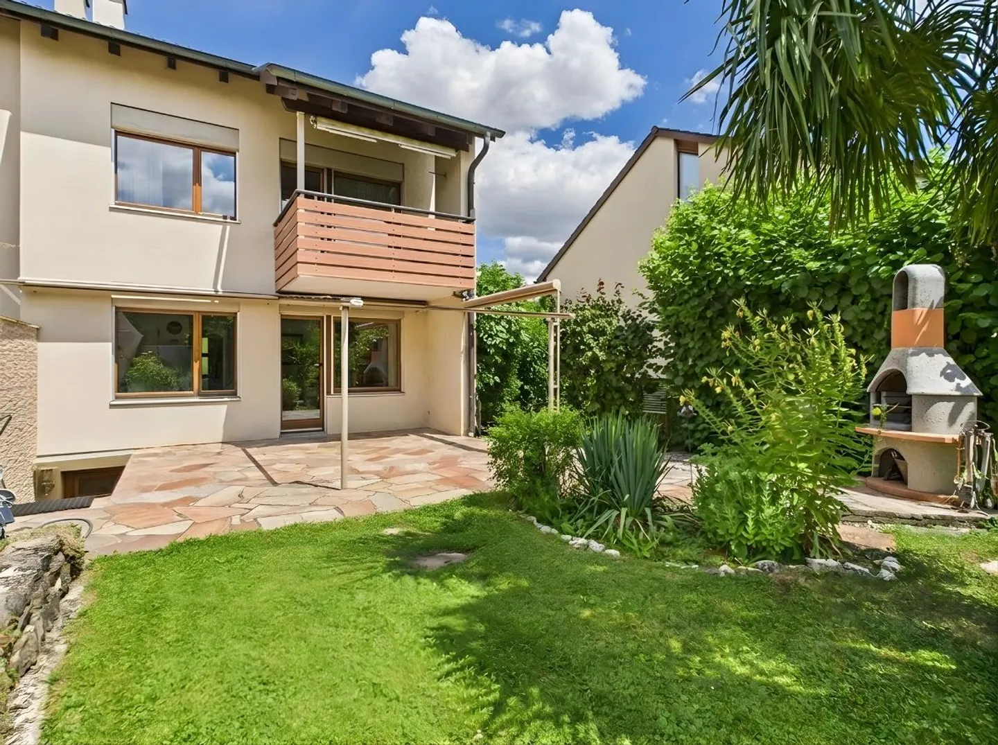 Spacious 5.5-Room Duplex House with Garden, Balcony, and Garage Box - Photo 12 of 13