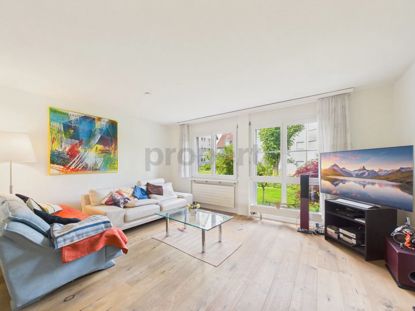 Nature-inspired living happiness in Dällikon: Bright 3.5-room garden apartment with plenty of comfort - Photo 2 of 13