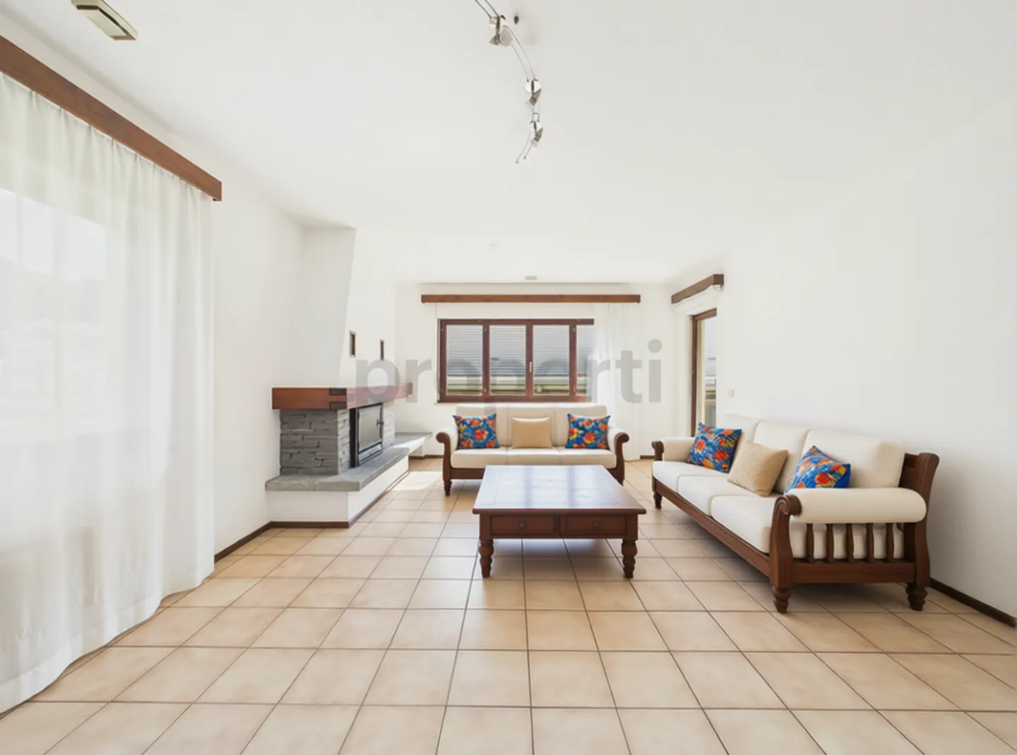 4.5-room apartment with garage in a two-family house - Photo 4 of 13