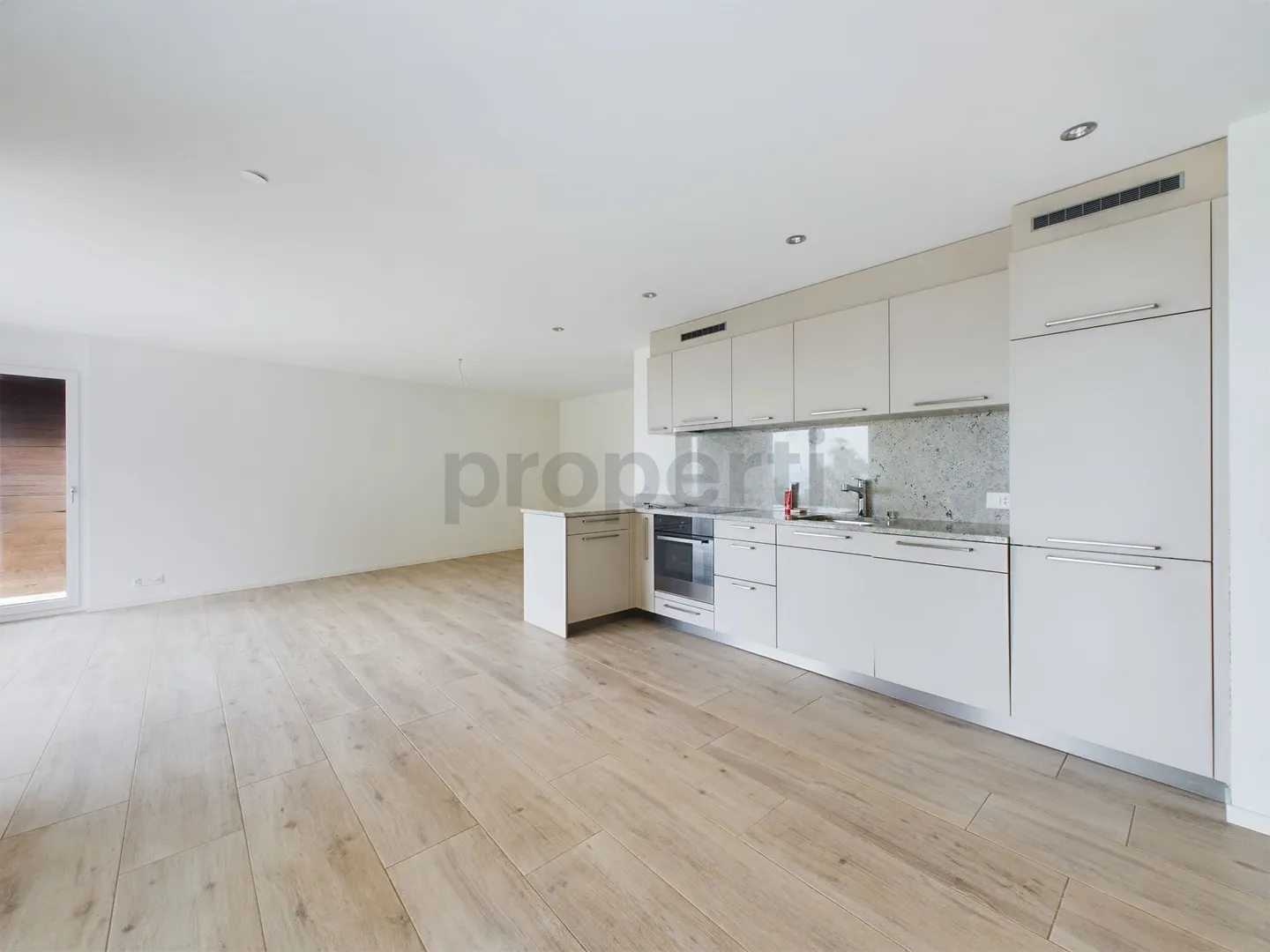 Bright 3.5-Ground Floor Apartment with Stunning Lake & Mountain Views in Hausen am Albis - Photo 1 of 9