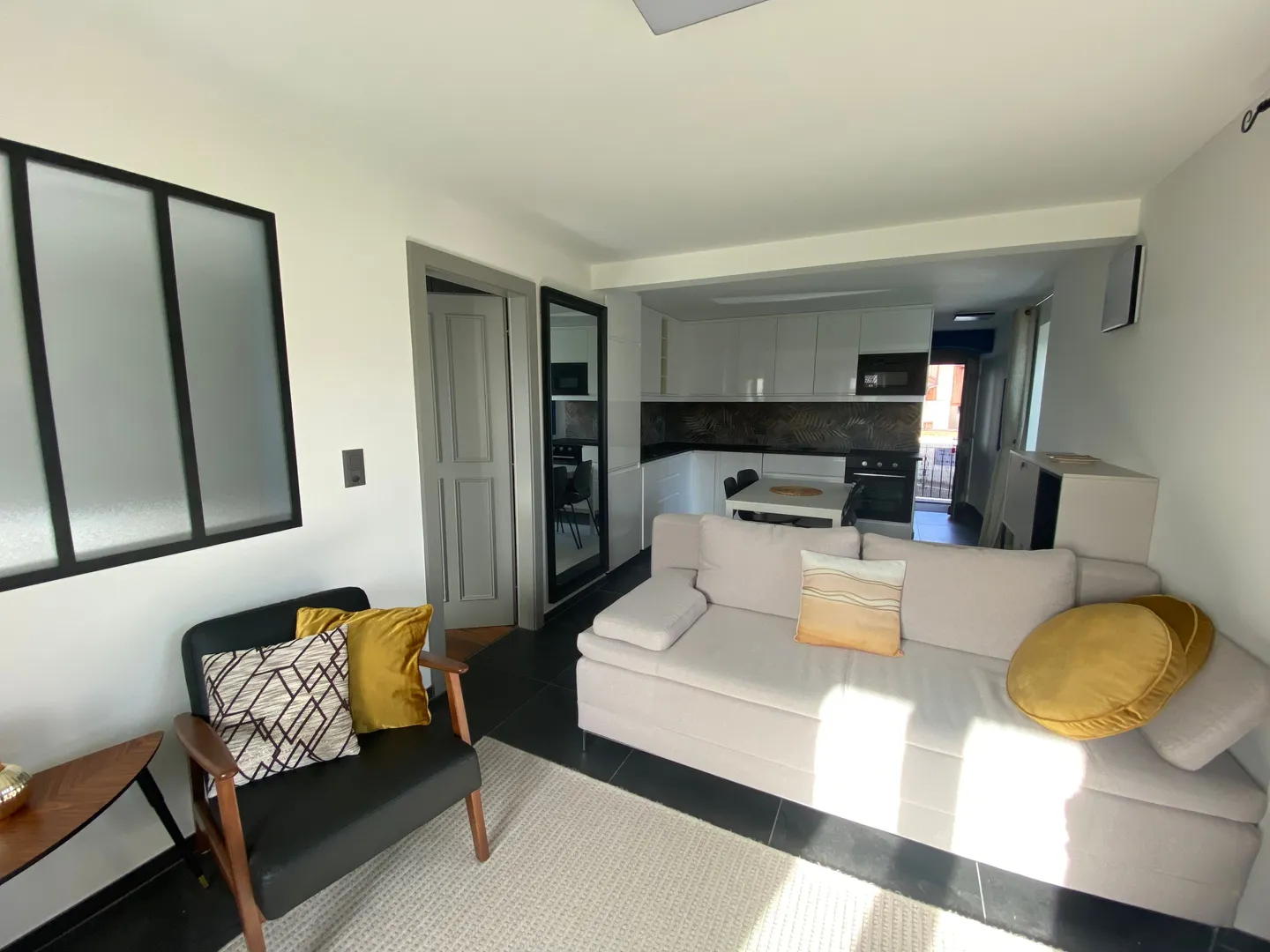 Affascinante casa di 7 stanze (con 2 appartamenti) sulle rive del Lago di Ginevra, St-Gingolph, Canton Vallese (seconda casa possibile) - Foto 7 di 10